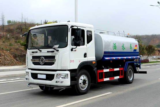 怎樣排除灑水車柴油機(jī)過早、過遲的噴油現(xiàn)象？