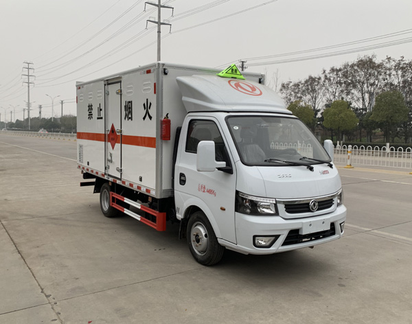 楚飛牌CLQ5040XRY6E型易燃液體廂式運輸車