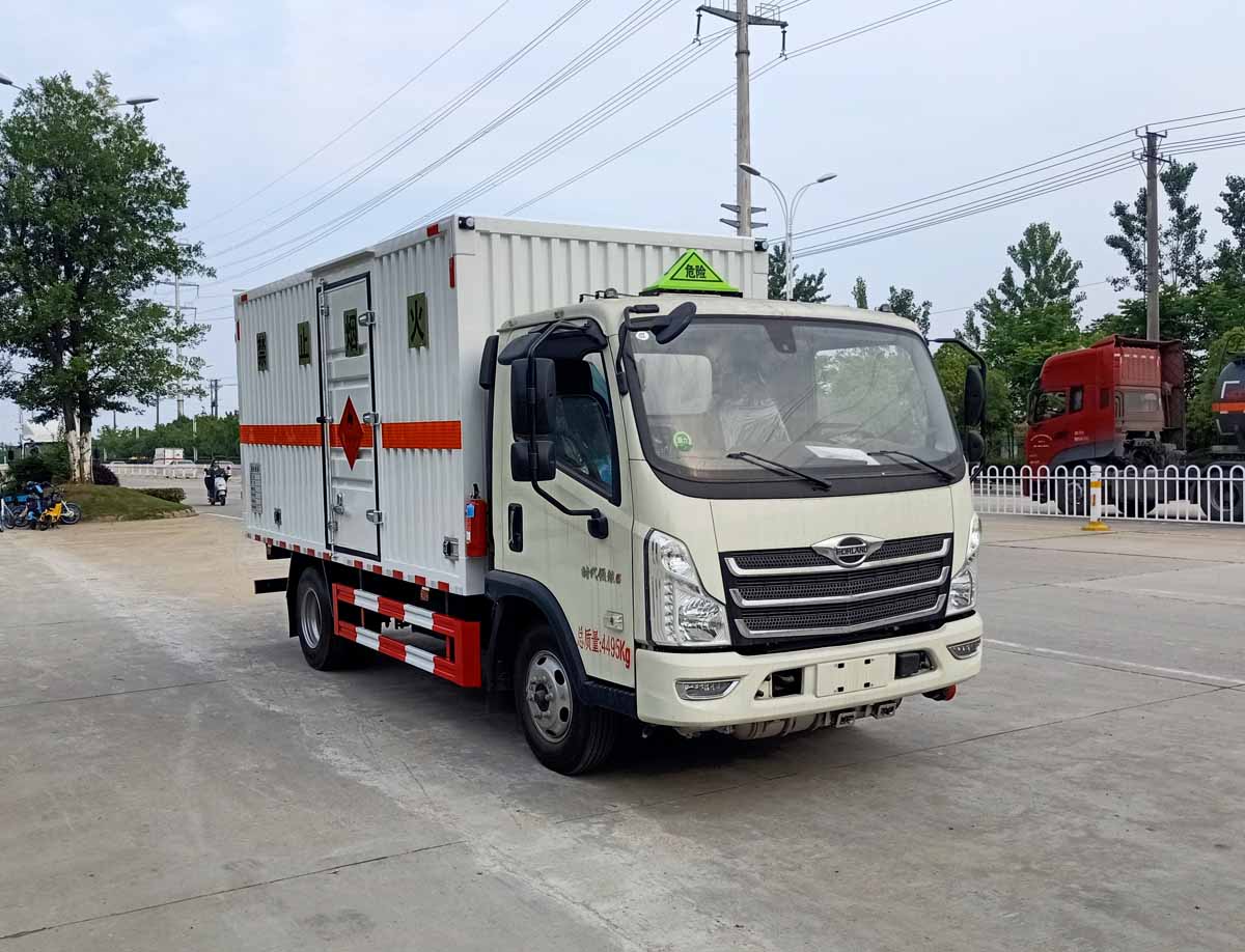 楚飛牌CLQ5040XRQ6BJ型易燃氣體廂式運輸車