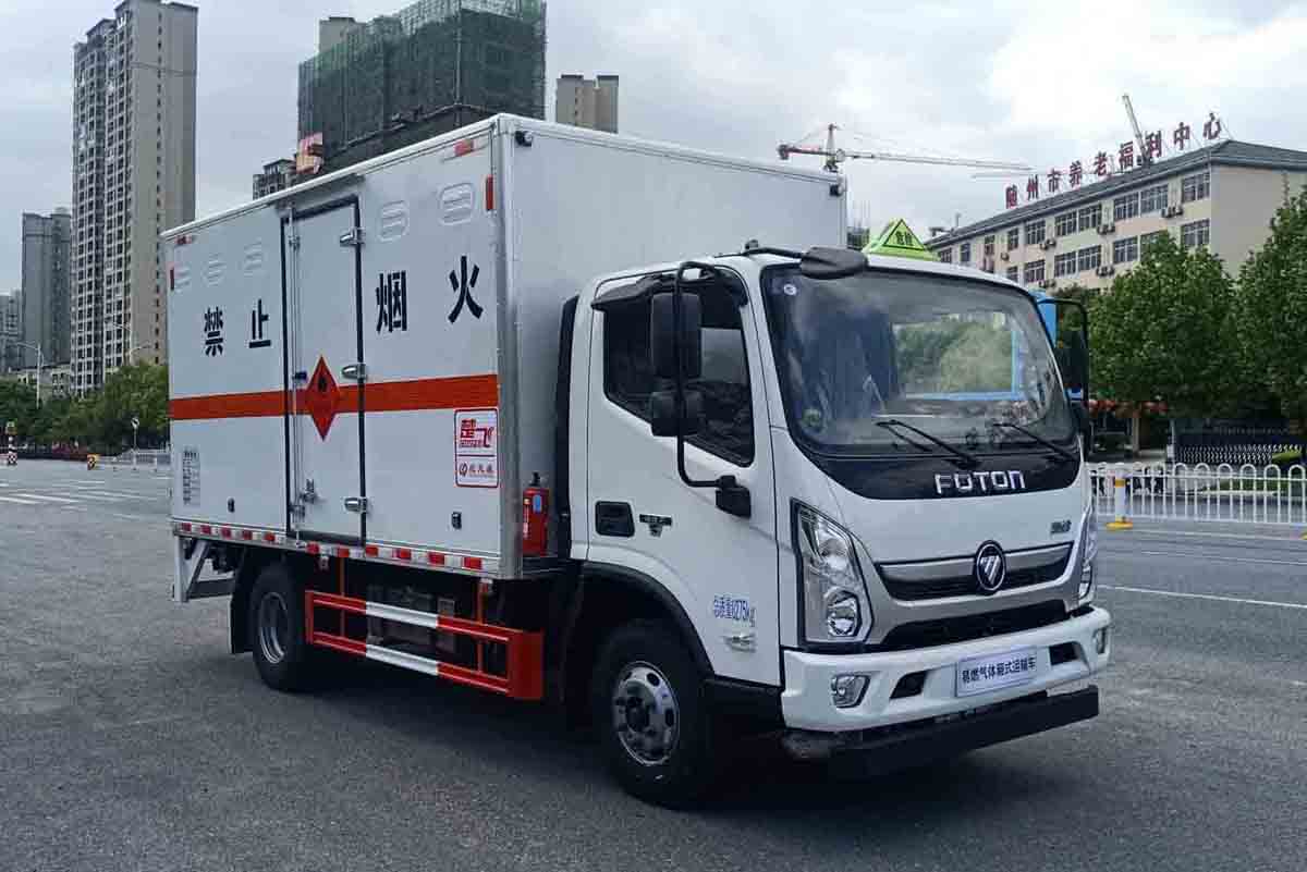 楚飛牌CLQ5080XRQ6BJ型易燃?xì)怏w廂式運輸車