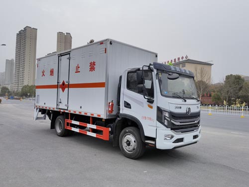 楚飛牌CLQ5120XRQ6E型易燃?xì)怏w廂式運(yùn)輸車