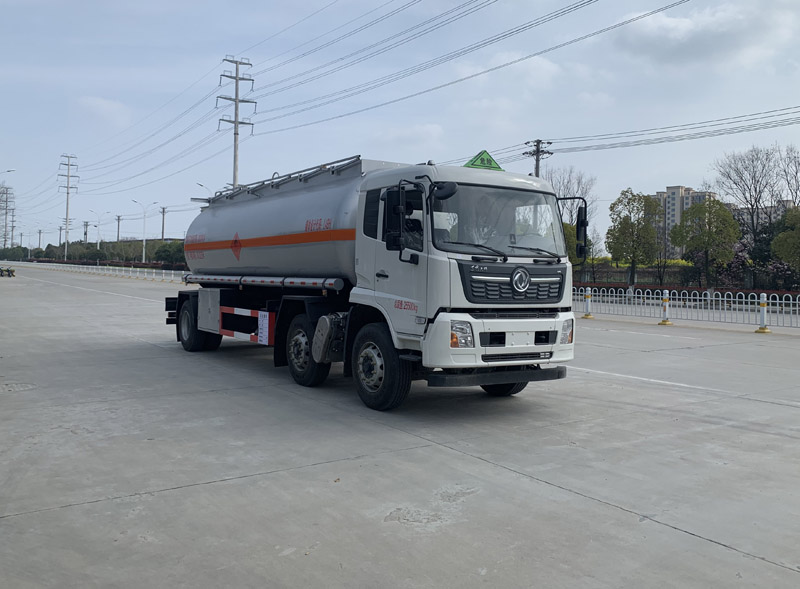 楚飛牌CLQ5261GRY6D型易燃液體罐式運輸車