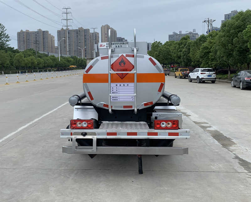 楚飛牌CLQ5041GJY6BJ型加油車(chē)-后部照片