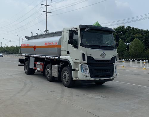 楚飛牌CLQ5260GYY6LZ型運(yùn)油車