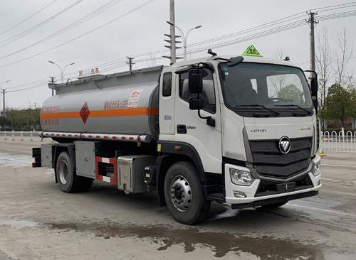 楚飛牌CLQ5181GYY6BJ型運(yùn)油車